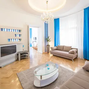 https://spirit-nador-ter-apartment.inbudapesthotels.com