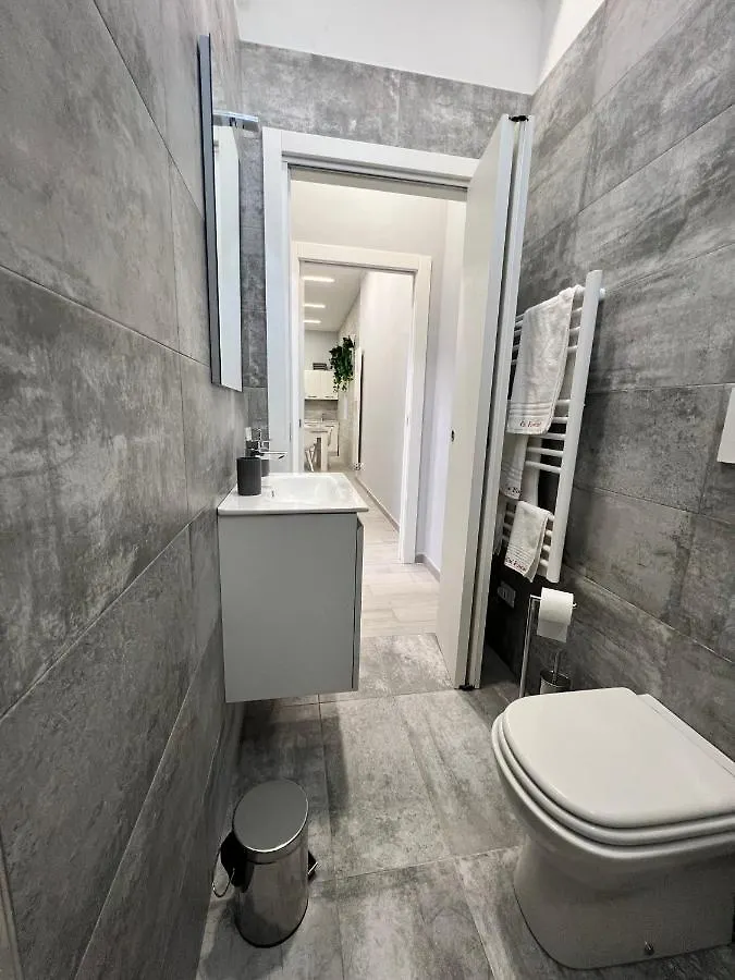Ca Foscari Harmony Jacuzzi Apartment ミラノ 0*,  イタリア